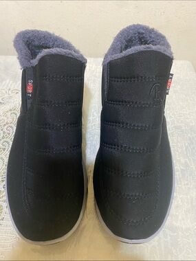 Sport Black Quilted Slip-On Sneakers with Gray Plush Lining